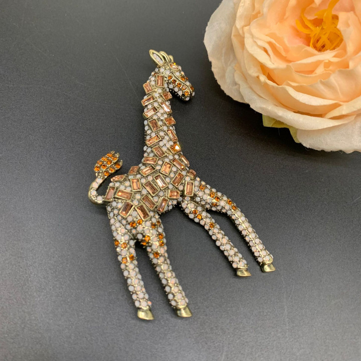 Timeless Wonder Fancy Pearl Zirconia Giraffe Chains Necklace