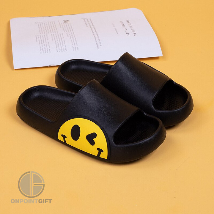 Summer House Slippers With Cartoon Smiling Face Couples For Men And Women