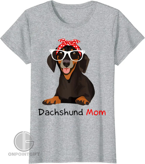 Dachshund Mom Bandana T-Shirt: Casual Vintage Tee for Women