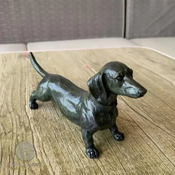 handcrafted-resin-dachshund-figurine-garden-decor