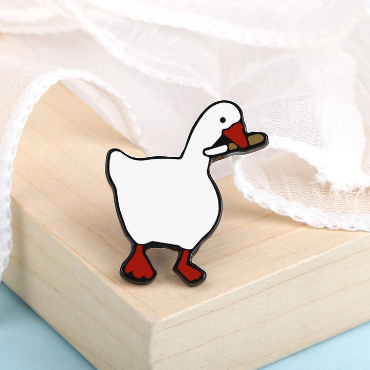 Funny White Goose Brooches Enamel Pins Cartoon Fat Duck with Knife Badges Backpack Hat Shirt Lapel Pin