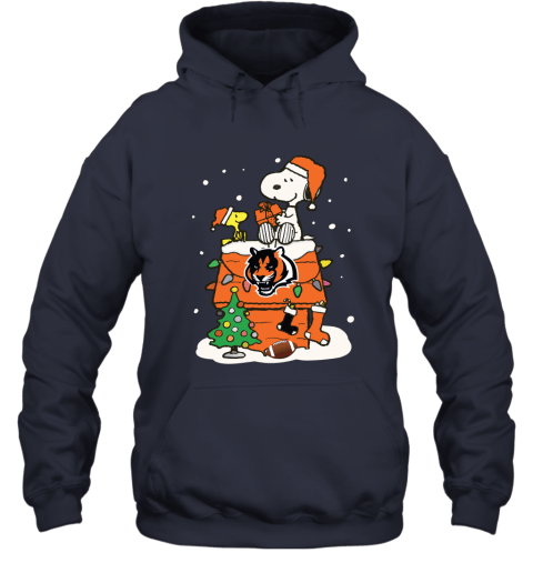 A Happy Christmas With Cincinnati Bengals Snoopy Hoodie - Navy