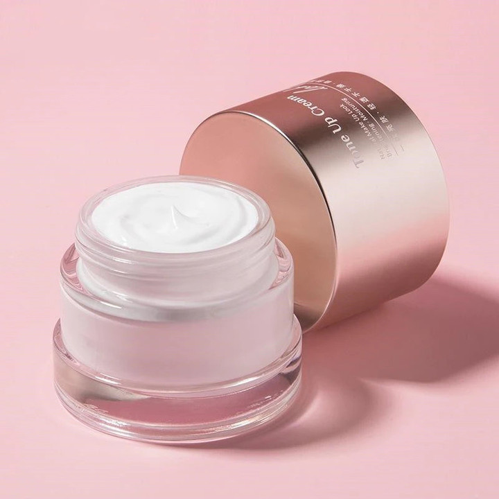 This discount is for you : 3-in-1 Brightening Cream - For Flawless Radiant Skin - All Body Use - SPF25+