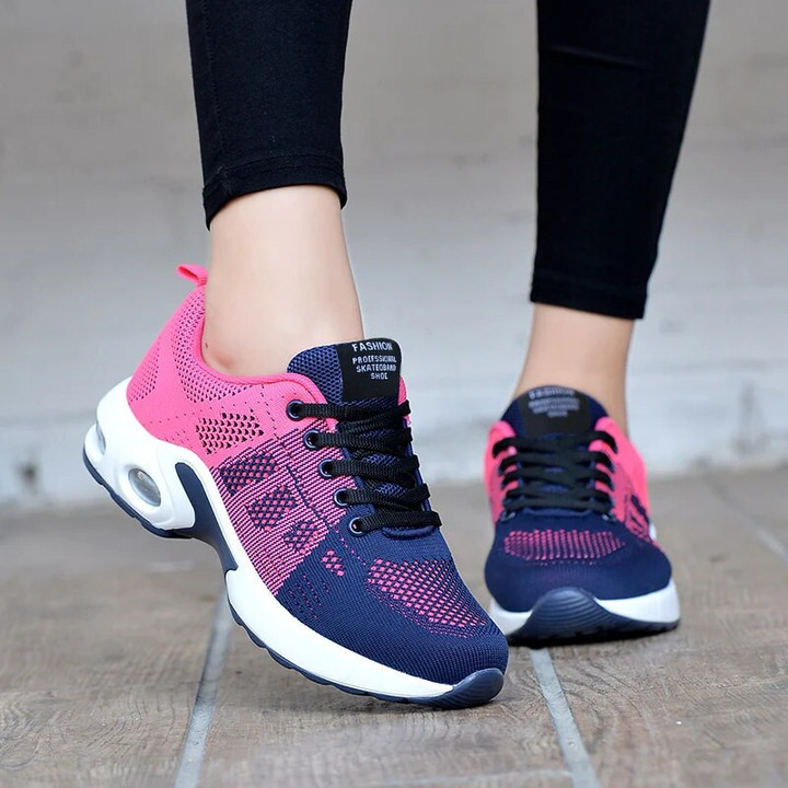 This discount is for you : Running Shoes Women Breathable Casual Shoes Outdoor Light Weight Sports Shoes Casual Walking Platform Ladies Sneakers Black
