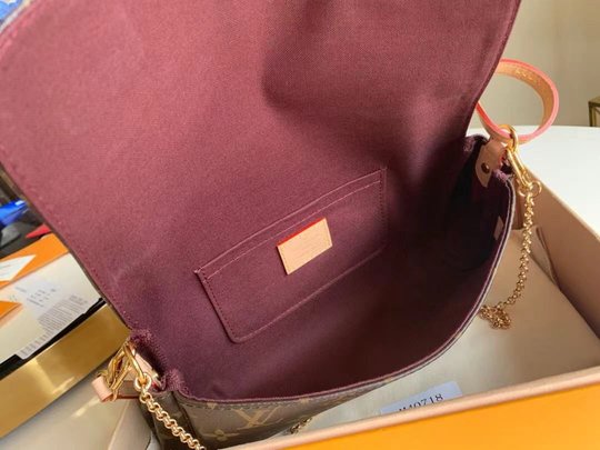 Favorite MM Monogram Canvas - Leather Women's Shoulder Bag