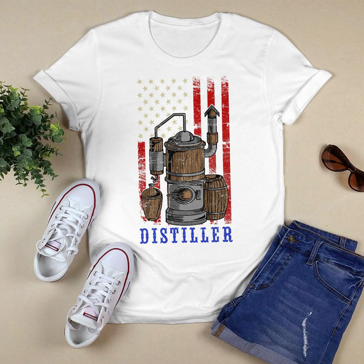 Moonshine Redneck Love Distiller Whiskey Bourbon USA T-Shirt