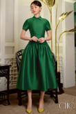 One-piece dress, party dress, tafta fabric, sleeveless, green color, German collar, elegant, wide spread skirt.