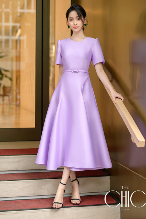 One-piece, purple, short-sleeved, A-line skirt, round neck, with a waist belt to flatter the figure, tafta fabric. Party dress, luxury, lady