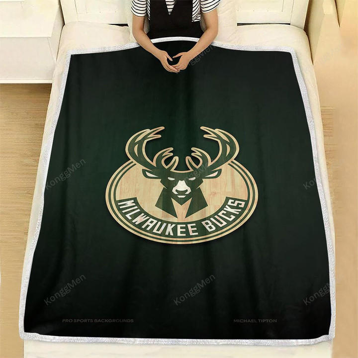 Milwaukee Bucks Fleece Blanket - Basketball Crest  Soft Blanket, Warm Blanket