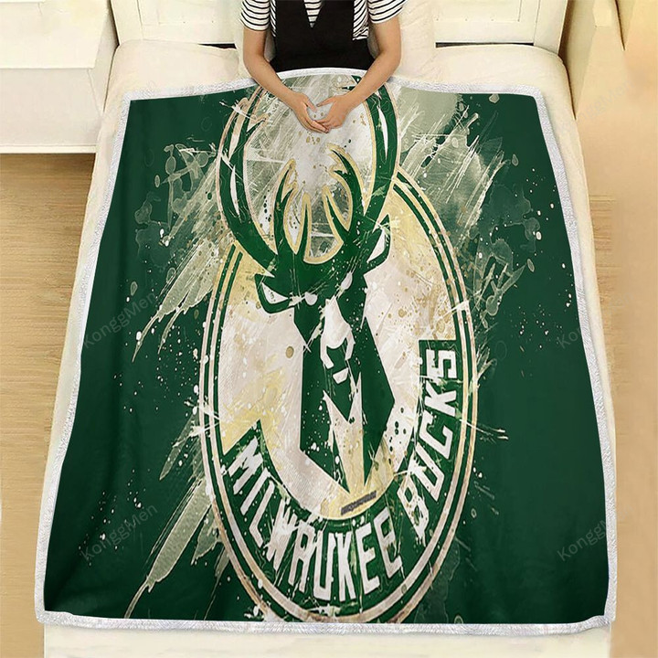 Milwaukee Bucks Grunge American Basketball Club Fleece Blanket - Green Grunge Paint Splashes  Soft Blanket, Warm Blanket