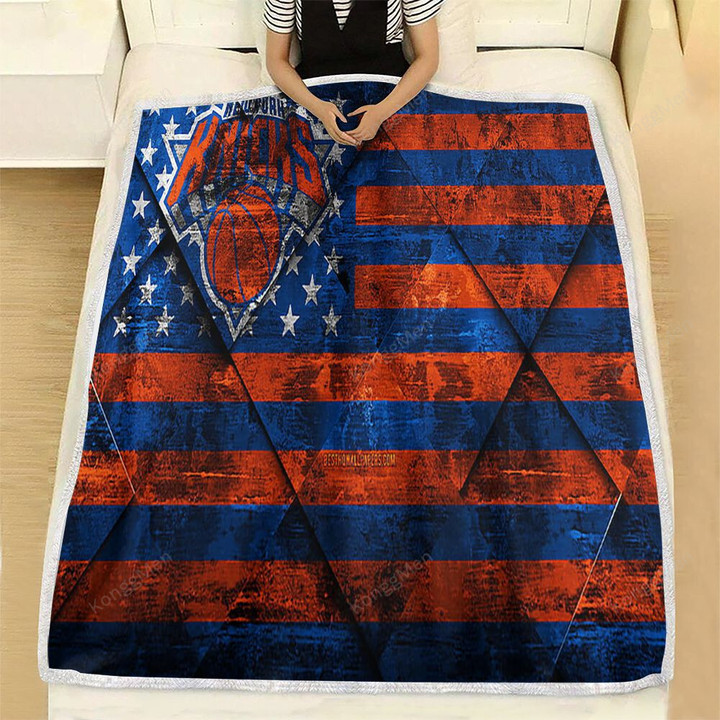 New York Knicks American Flag Club Fleece Blanket - Grunge Grunge American Flag Soft Blanket, Warm Blanket