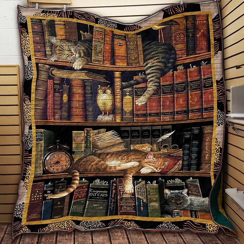 cat-and-book-cute-v1-qe-quilt