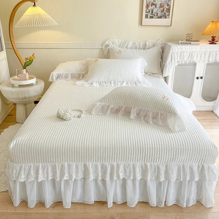 French Cotton Lace Bed Skirt King Queen Size Double Bed Sheet Quilted Bedspread Elegant Ruffle Bed Cover with 2 Pillowcases