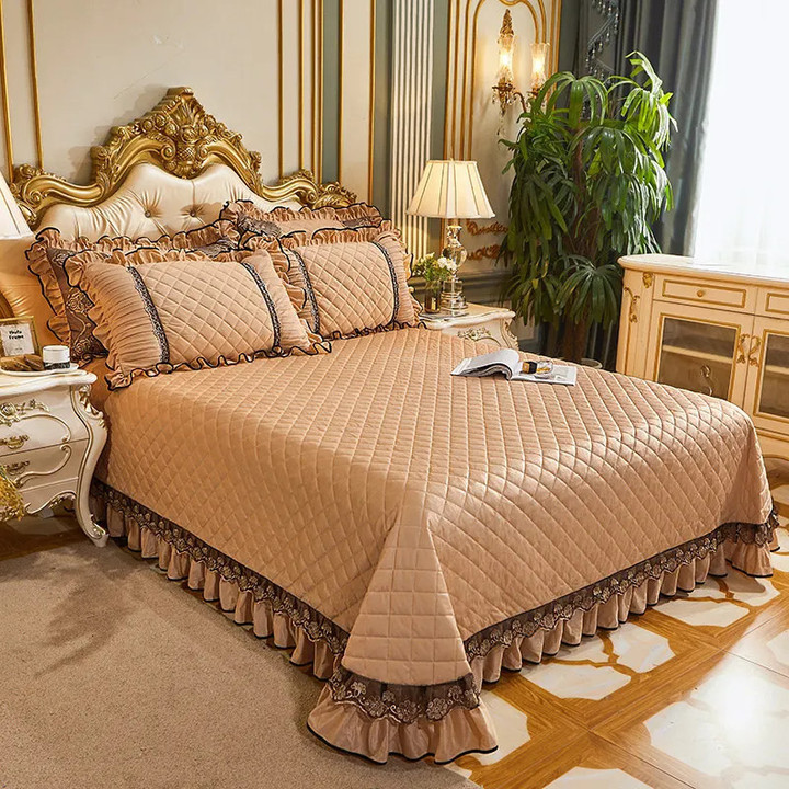 European Lace Crystal Velvet Bedspread Set Soft Warm King Qulited Luxury Double Queen Bedsheet With Pillow Cases 3 PCS