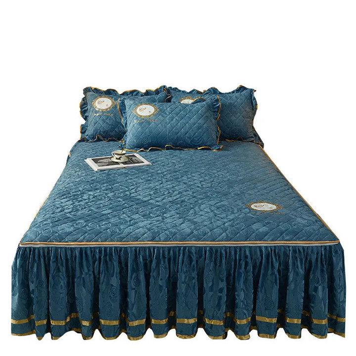 European Embossed Velvet Quilted Bedspread Set with Pillow Case Removable Bed Skirt with Zipper Queen King Size Fitted Bed Cover