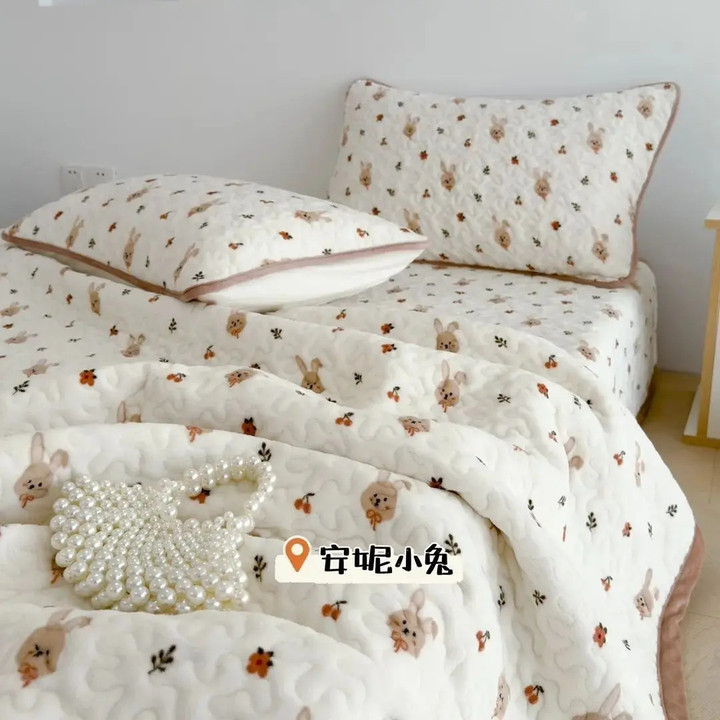 Winter Warm Milk Velvet Bed Linen Set Home Luxury Double Bedspread Multifunctional Blanket Queen Bed Sheet with Pillowcase 3pcs