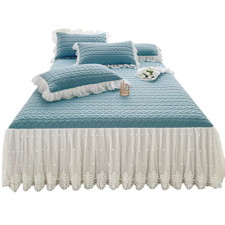 Heart Quilted Latex Cooling Bedspread Summer Bed Cover Elegant Lace Bed Skirt Double Washable Sleeping Mat with 2 Pillowcases