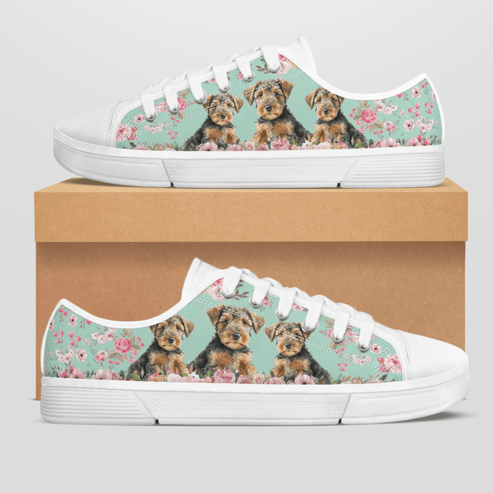 AIREDALE TERRIERS FLOWER STYLE LOW TOP SHOES
