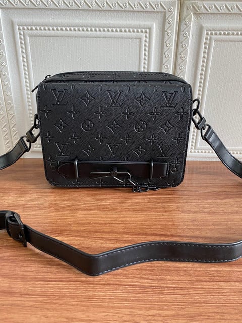 Louis Vuitton Steamer Messenger Bag