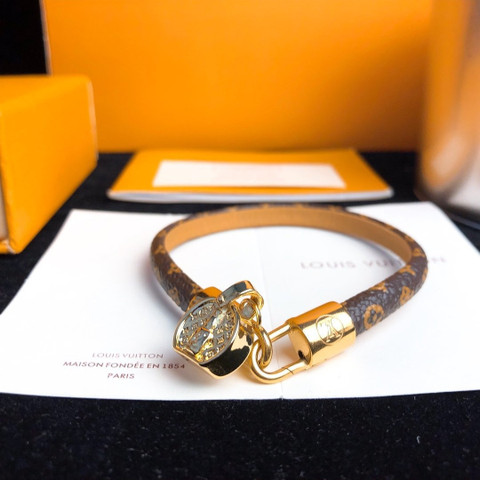 Louis Vuitton Tribute Charm Bracelet In Yellow Gold - Praise To