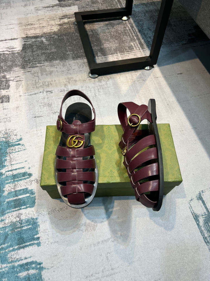 Gucci Rubber Buckle Strap Slide Sandal In Red, Men