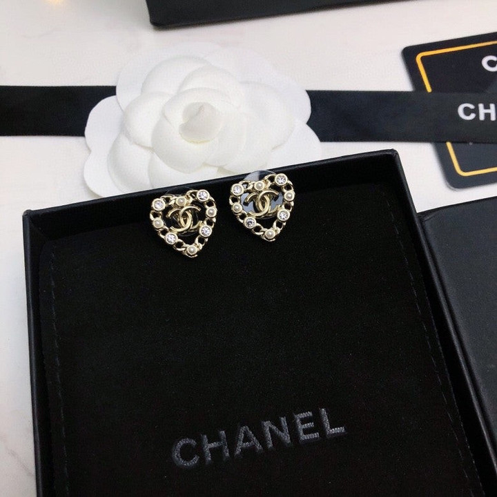 Chanel CC Chain Heart Earrings With Strasses And Pearl