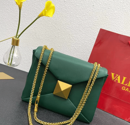Valentino Garavani One Stud Medium Nappa Bag With Chain In Green