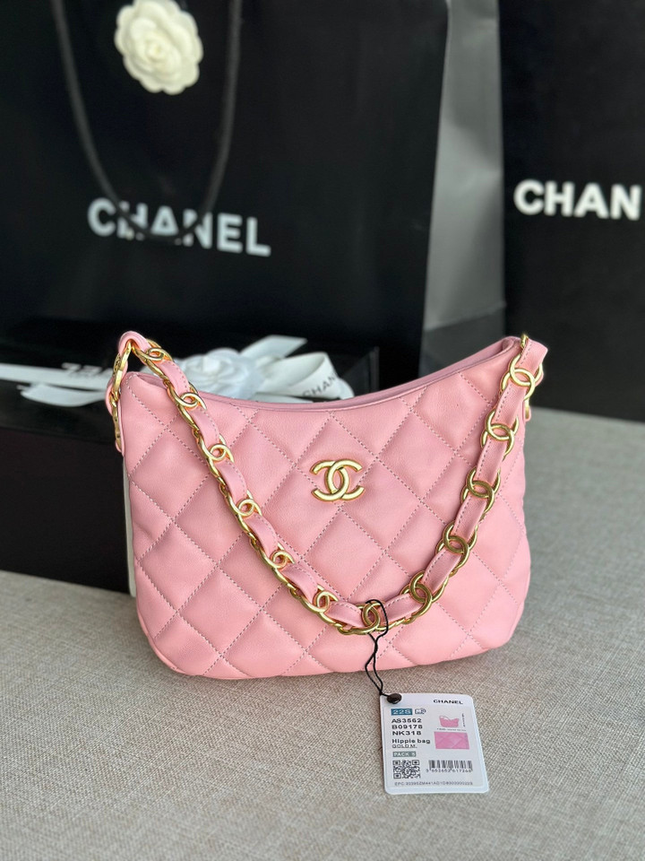 Chanel Hobo Style Handbag In Pink Lambskin