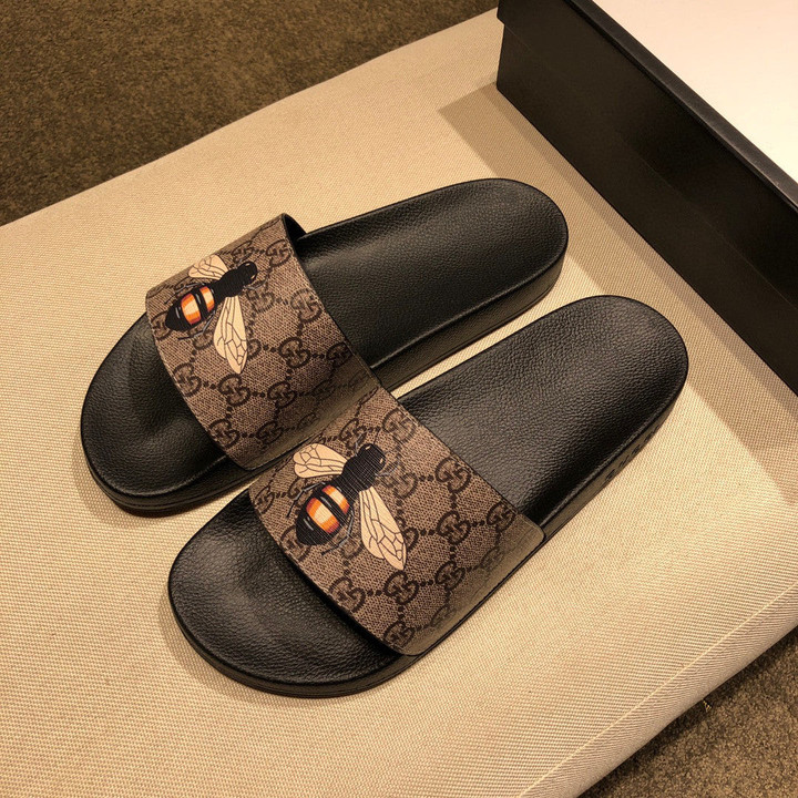 Gucci Bee Print Slide Sandal In Brown