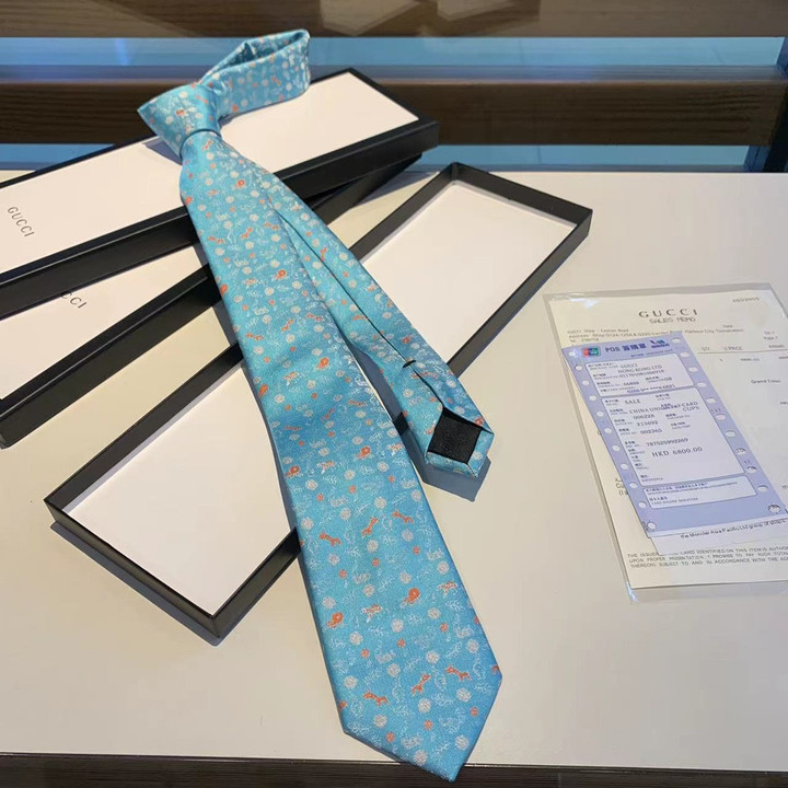 Gucci Freya Hartas S Print Silk Tie Cravatta In Blue