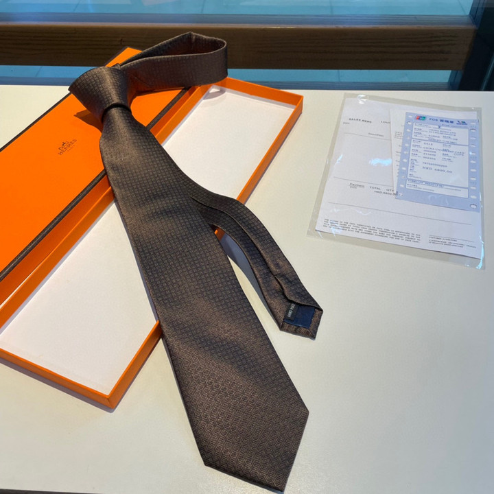 Hermes Chevron Pattern Silk Necktie Cravatta In Black