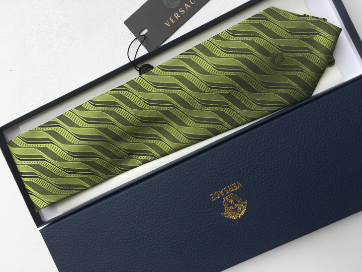 Versace Wave Pattern Necktie Caravatta In Green