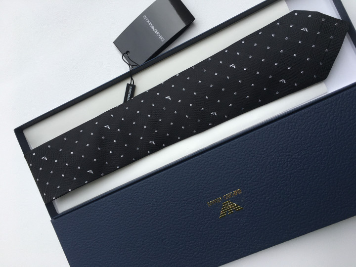 Giorgio Armani Jacquard Checks Pattern Necktie Caravatta In Black