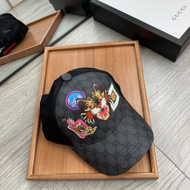 Gucci GG Supreme Baseball Hat With Angry Cat & Logo In Black/Grey