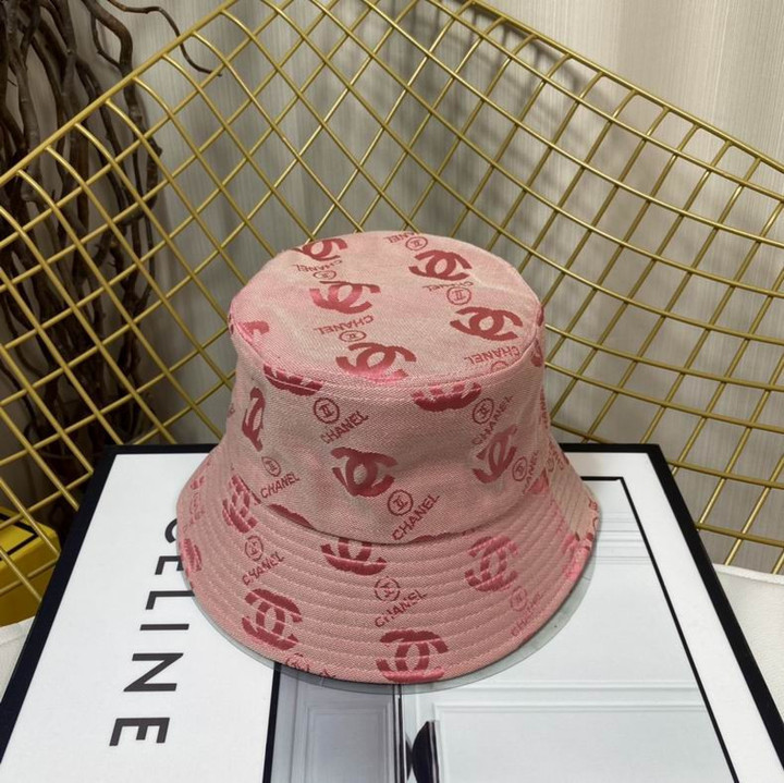 Chanel Lettering And Logo Printed Bucket Hat In Pink