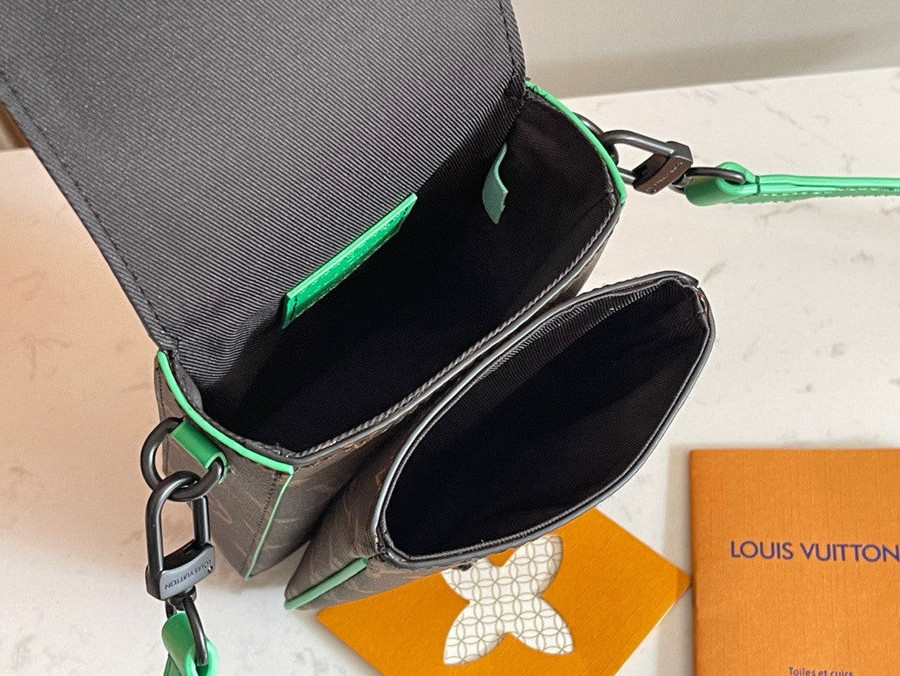 Louis Vuitton S Lock Vertical Wearable Wallet Green Shoulder Bag