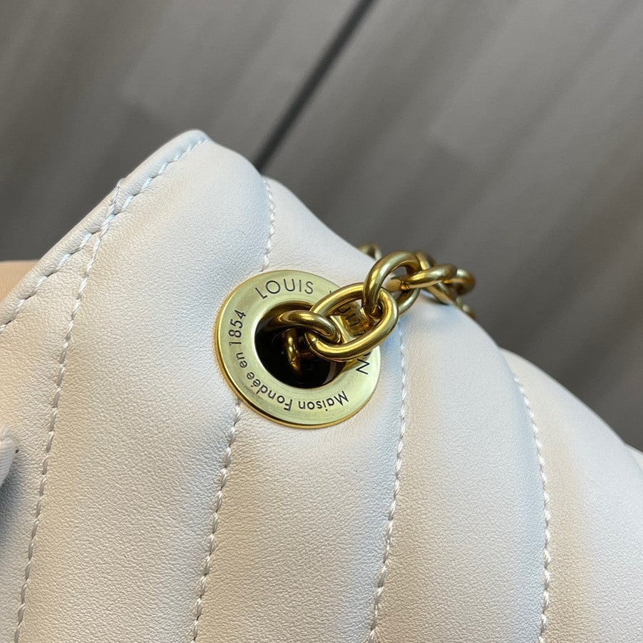 Louis Vuitton New Wave Chain Bag V-Quilted Leather In White - Praise To  Heaven