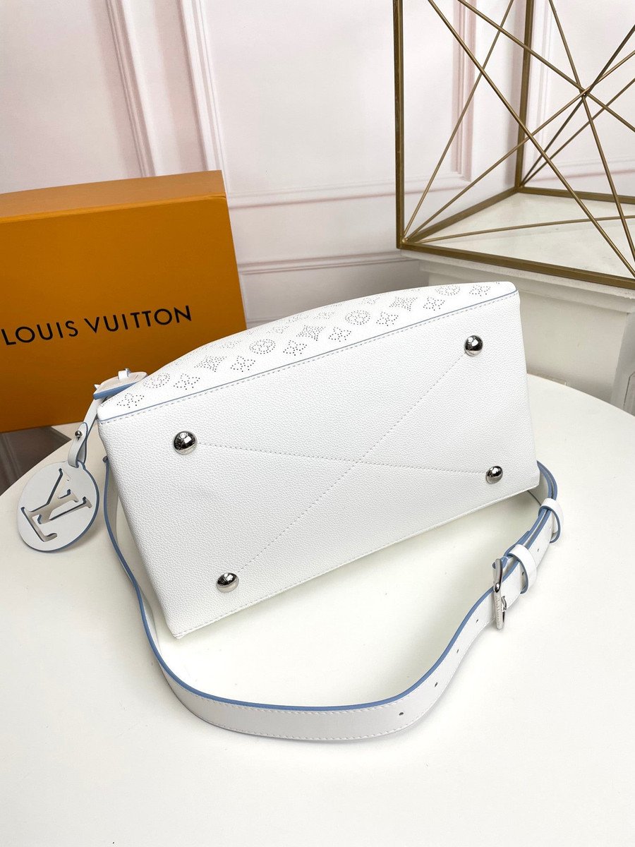 Louis Vuitton 2020 Mahina Beaubourg Hobo MM w/ Tags - White Hobos