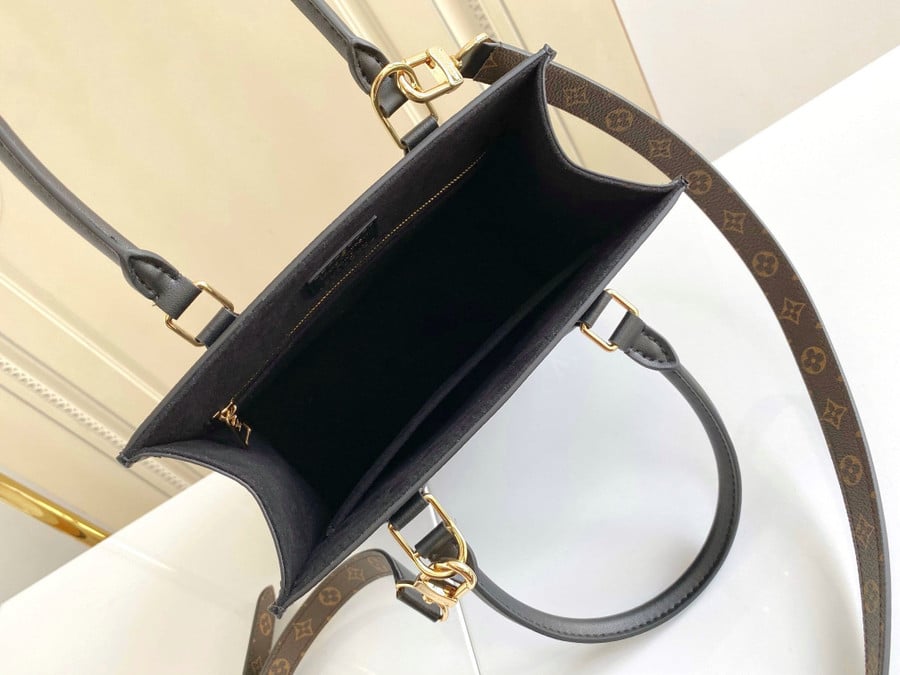 Louis Vuitton Sac Plat BB Bag Epi Grained Leather In Black