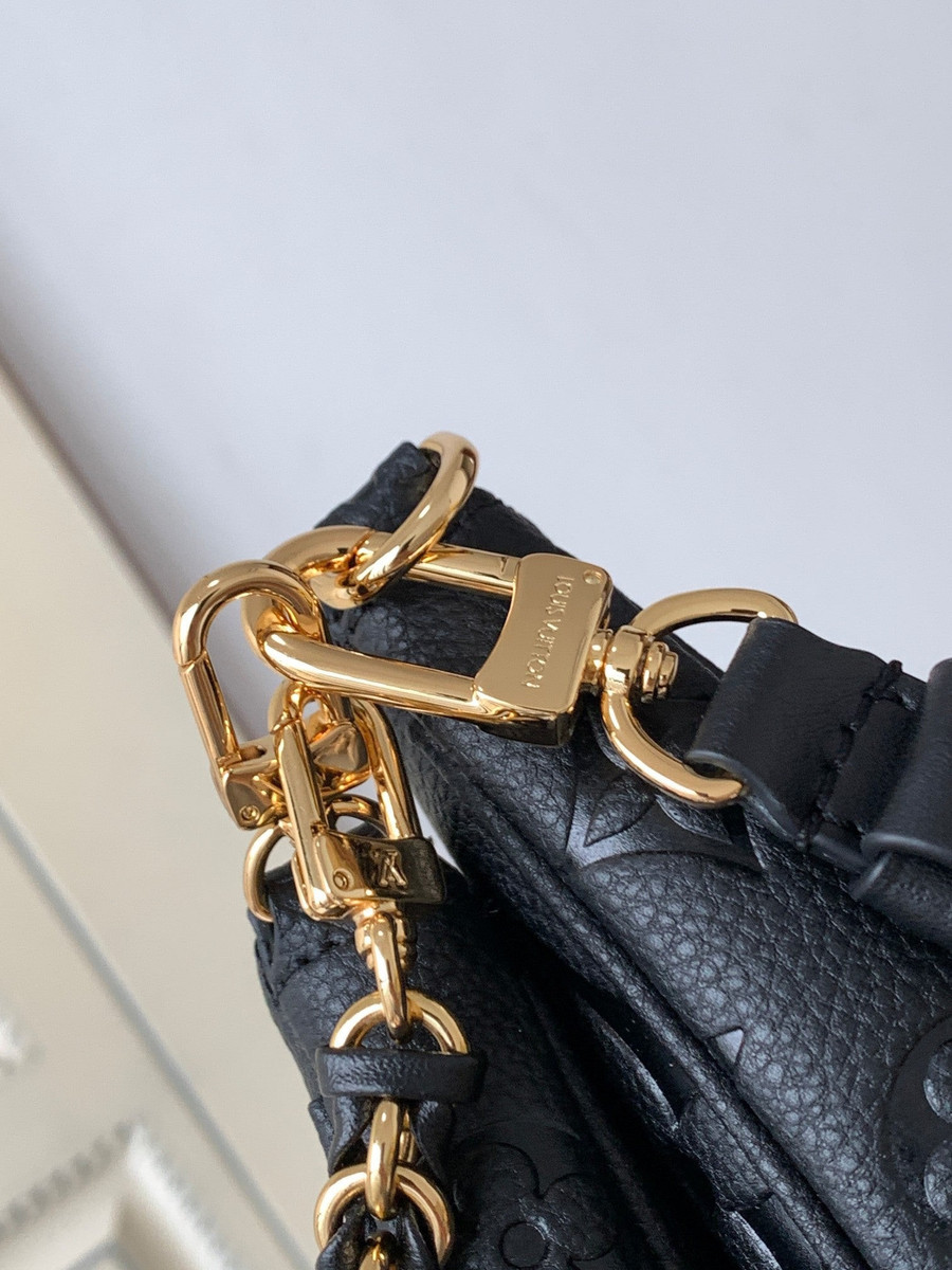 Multi pochette accessoires leather handbag Louis Vuitton Black in Leather -  25251212