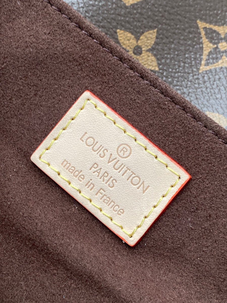Louis Vuitton Pochette Métis East West Bag Monogram Canvas - Praise To  Heaven