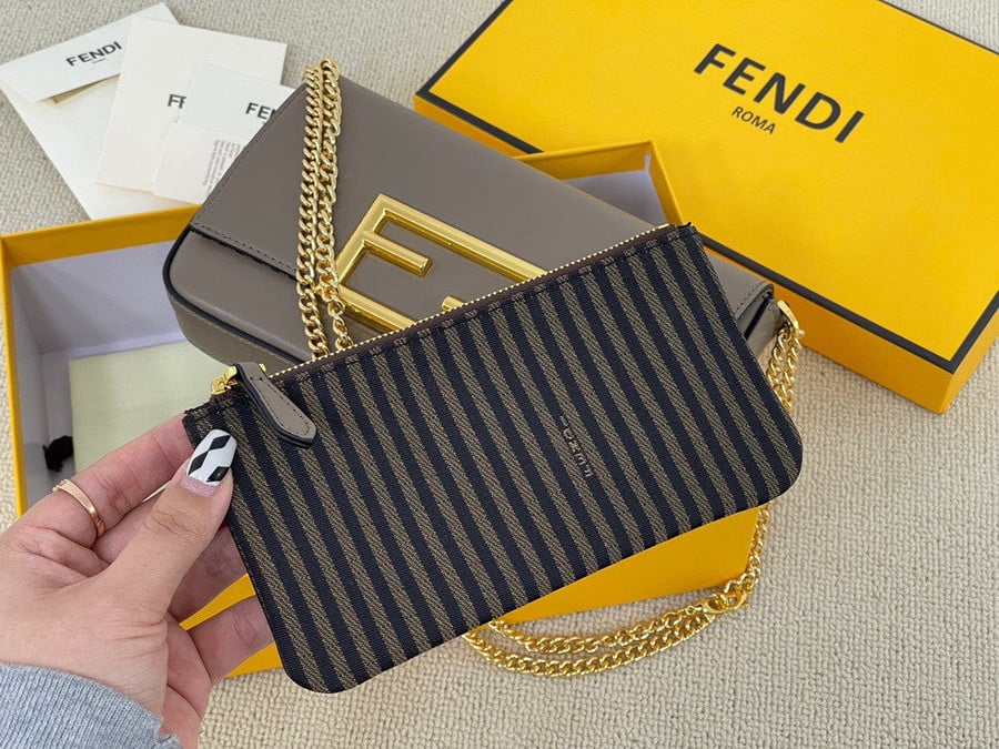 fendi wallet on chain with pouches