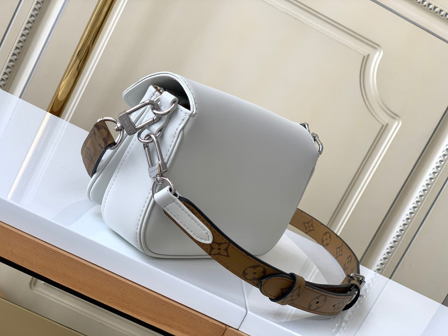 Louis Vuitton Swing Handbag Leather In White - Praise To Heaven