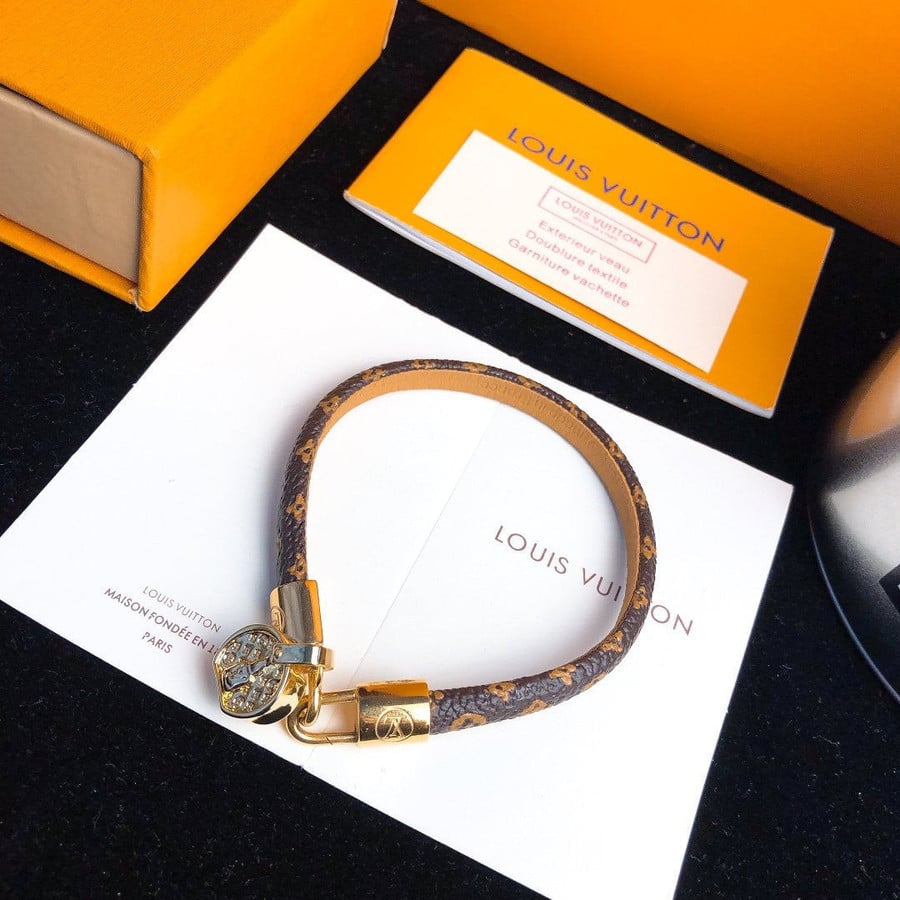 Authentic Louis Vuitton Tribute Bracelet M6442E Monogram 7.5 Hat-Box Charm