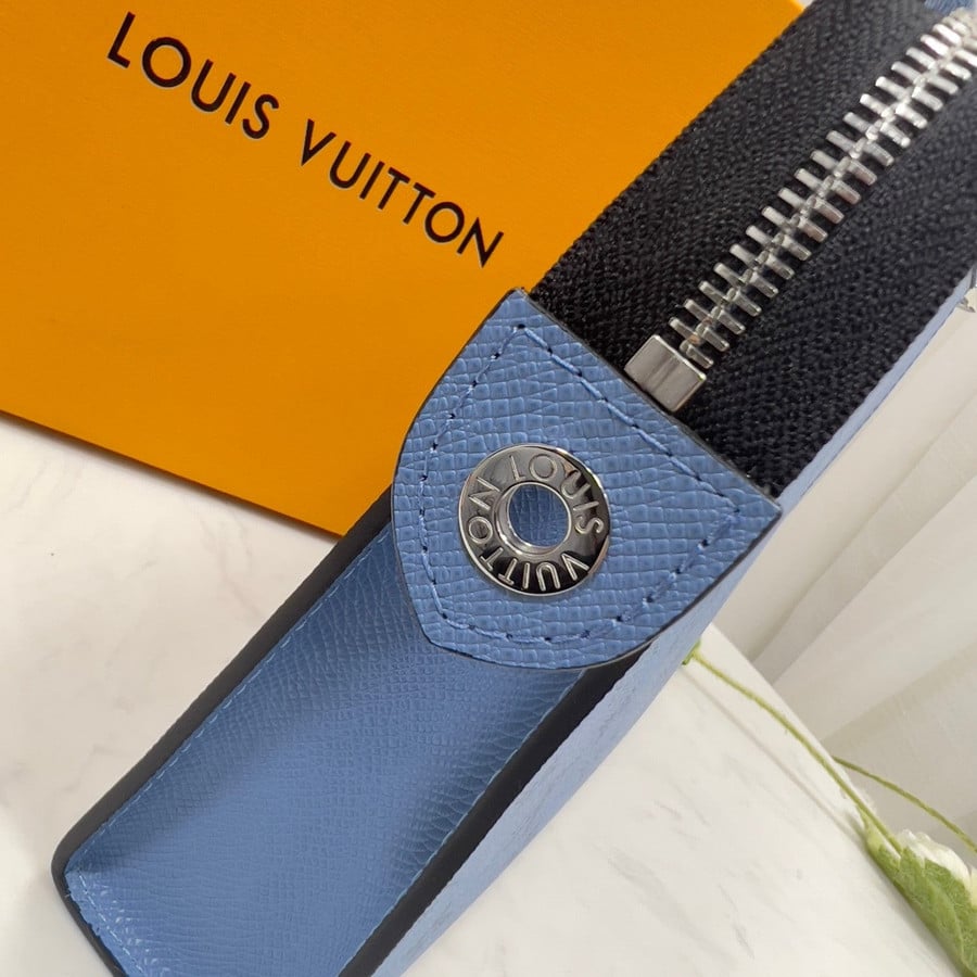 Louis Vuitton Pochette Voyage MM Monogram Bandana Bleached Blue NEW