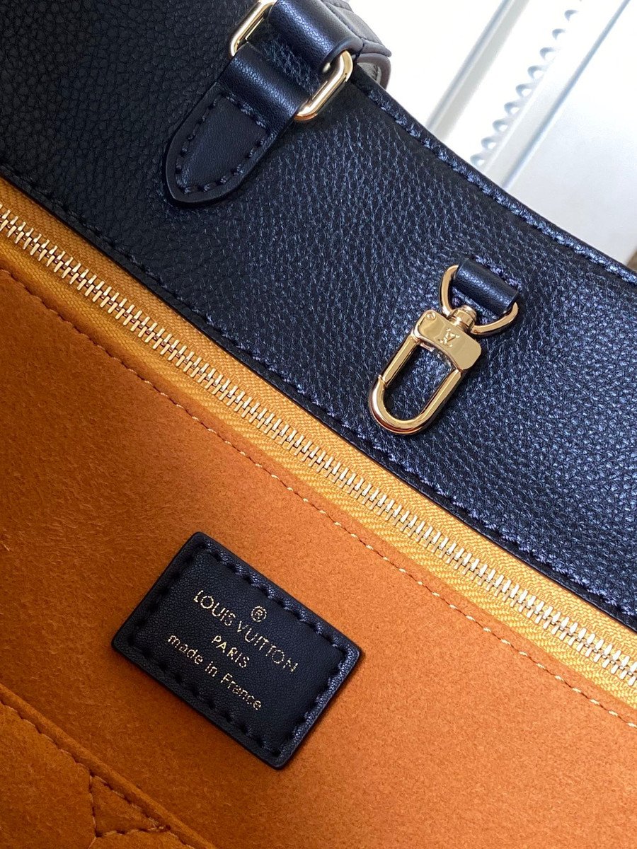 Louis Vuitton Onthego MM Tote Bag Embossed Monogram Empreinte In