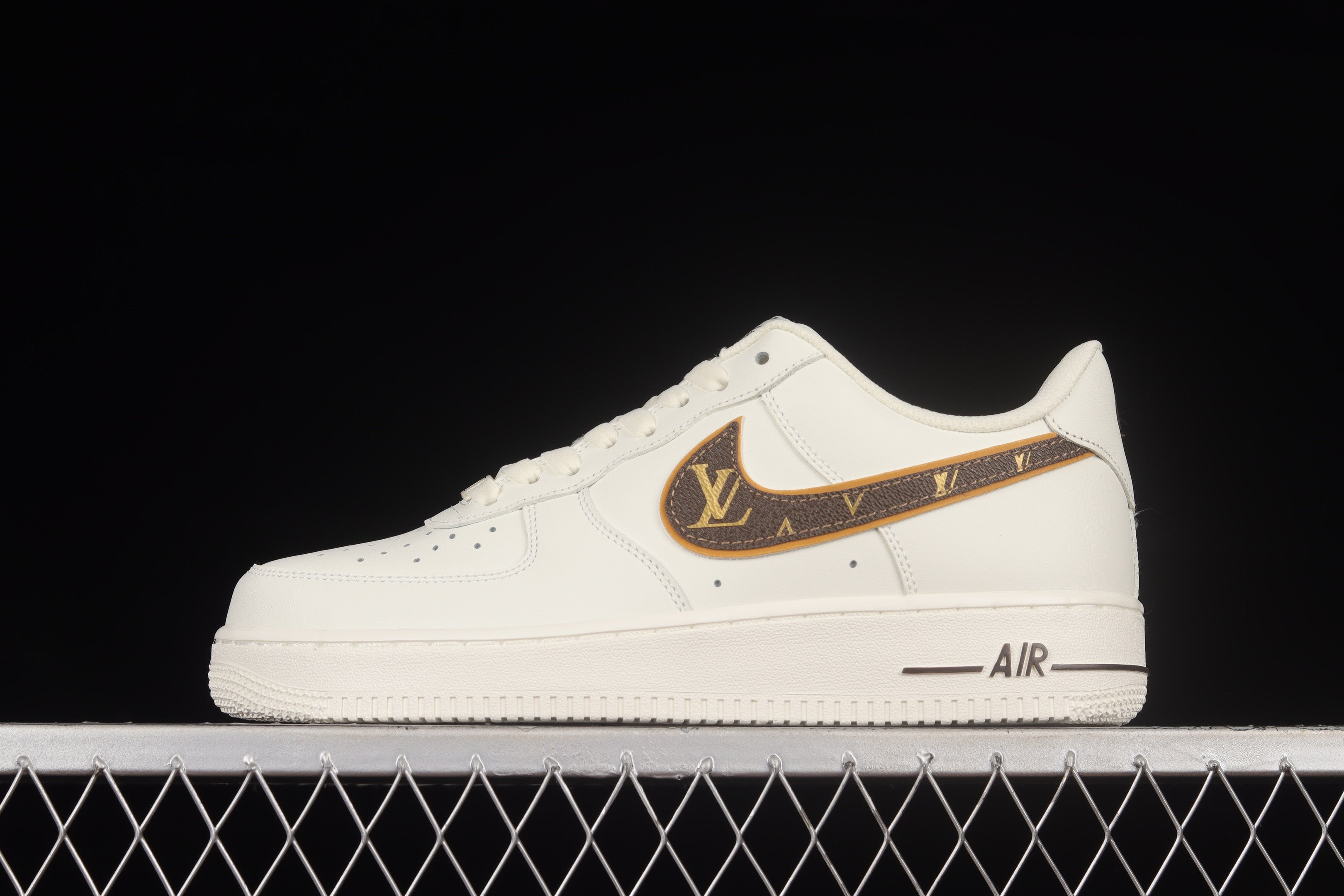 Nike - x Louis Vuitton Air Force 1 Low sneakers - unisex - Leather/Rubber/Fabric - 9 - White