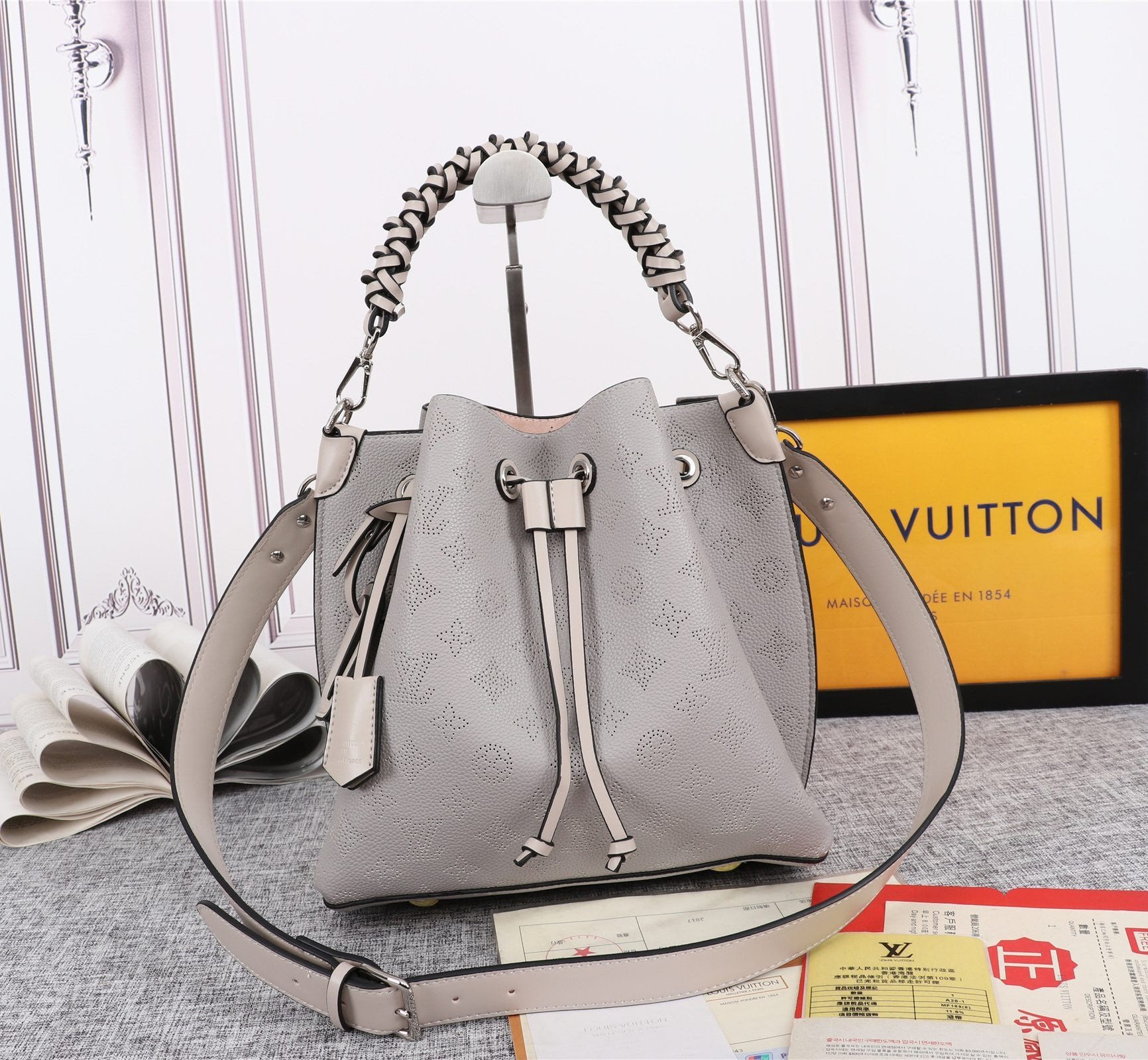 Louis Vuitton Muria Mahina Bucket Bag Brown Silver Leather Purse LV Floral