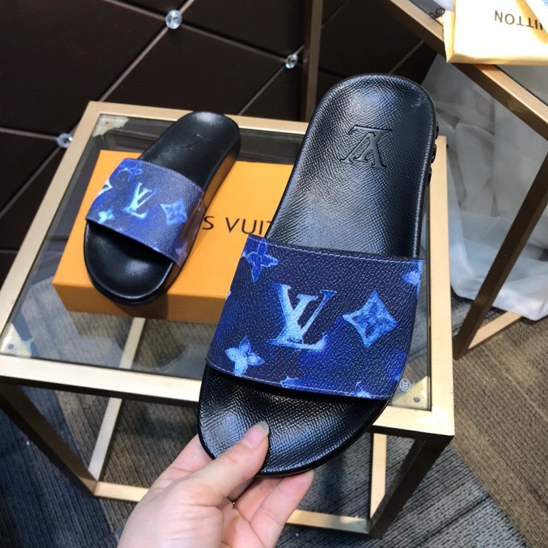 Louis Vuitton Rubber Slide Sandal In White/Blue Monogram - Praise To Heaven