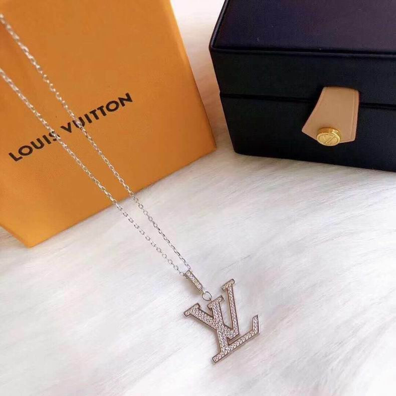 Louis Vuitton LV Idylle Blossom Large Pendant Necklace Gold Metal And -  Praise To Heaven